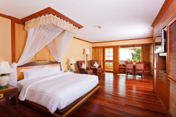 The spacious Phuket accommodation at Diamond Cliff Resort & Spa is set amongst exotic gardens offering pleasant views