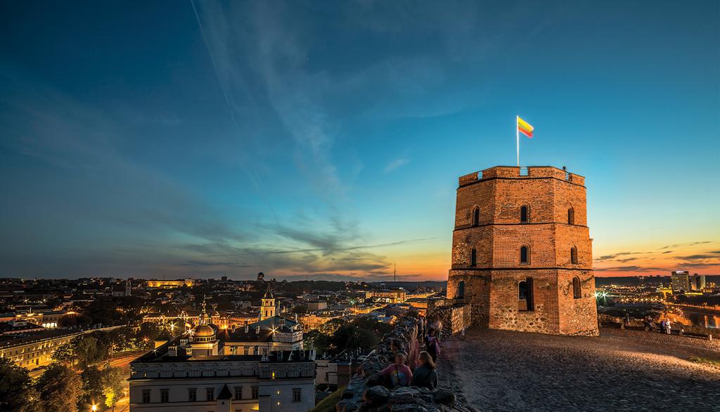 Hang on the wall > VILNIUS EVENTS 2016 JANUARY FEBRUARY 1 JANUARY Day of the Flag of Lithuania Gediminas Hill 6 JANUARY Procession of Three Wise Men Streets of the Old Town www.senamiescioteatras.