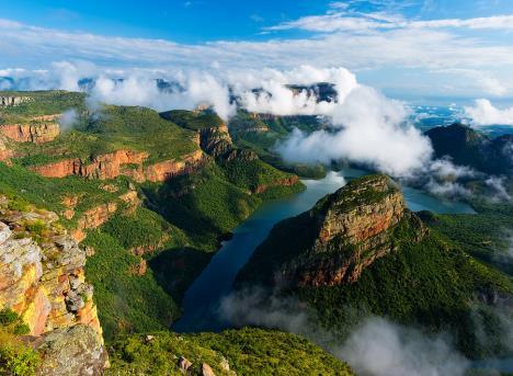 breakfast, proceed on your road trip to Johannesburg via Blyde Canyon and Three Rondavels for your flight to Cape Town. There will be a stop for lunch en-route to Johannesburg.