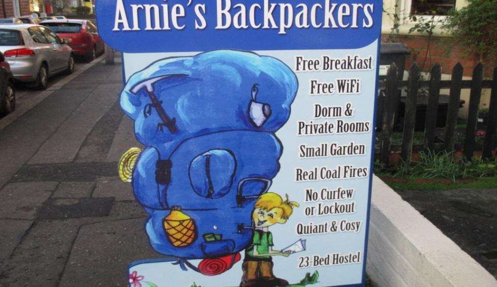 Arnies Backpackers Arnies Backpackers is a small hostel with 23 beds which can accomodate up to 27 persons due to four double beds.