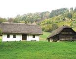 Urejanje okolice poteka na podlagi strokovnih predlogov, ki jih izdela Arboretum Volčji potok, ki je največji botanični park v Sloveniji.