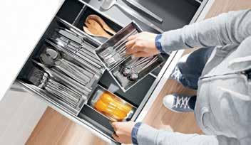 Installation of ORGA-LINE for TANDEMBOX intivo Assembly and setup instructions SHALLOW DRAWERS In shallow drawers (such as cutlery, utensils and odds & ends), simply place the set within the drawer.