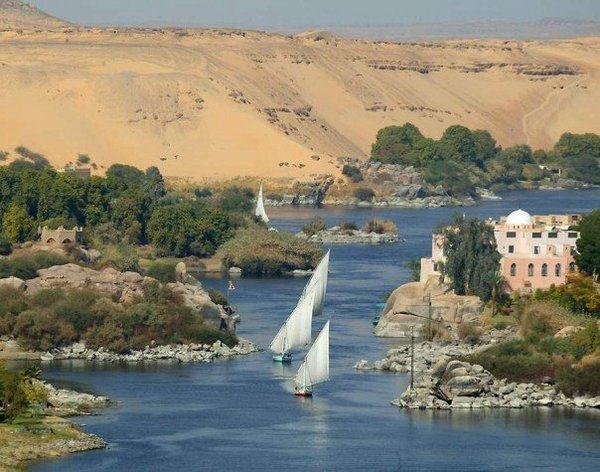 The Nile River o World s Longest River at 4,160 miles long o Flows throughout