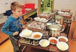 Zgornjesav'c, petek, 6. decembra 2013 9 Mladi Tradicionalni zajtrk za osnovnošolce Tradicionalni zajtrk, ki so si ga v petek, 15.