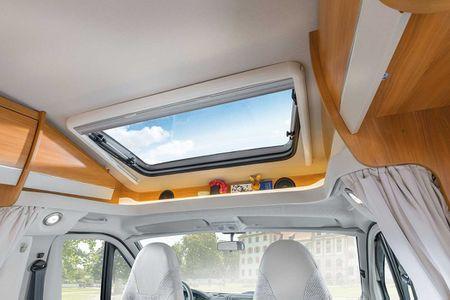HYMER T-Class CL - Optional extras Light and shade Restful sleep Tasteful lighting The large, pop-up