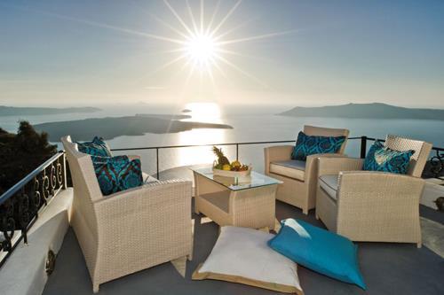 Overnight: The Naxian Collection, junior suite DAY 08: Naxos/Santorini Have the morning at leisure in Mykonos then transfer to the port for departure by high speed ferry to Santorini.