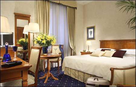 This elegantly renovated hotel features stylish rooms with fresco walls and antique furniture. All rooms offer a satellite TV, a minibar, and air conditioning.