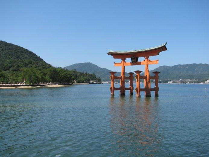 Monday 3 rd April Tokyo: Visit Asukusa Kaminarimon ( Thunder gate ), Hozomon and pagoda.