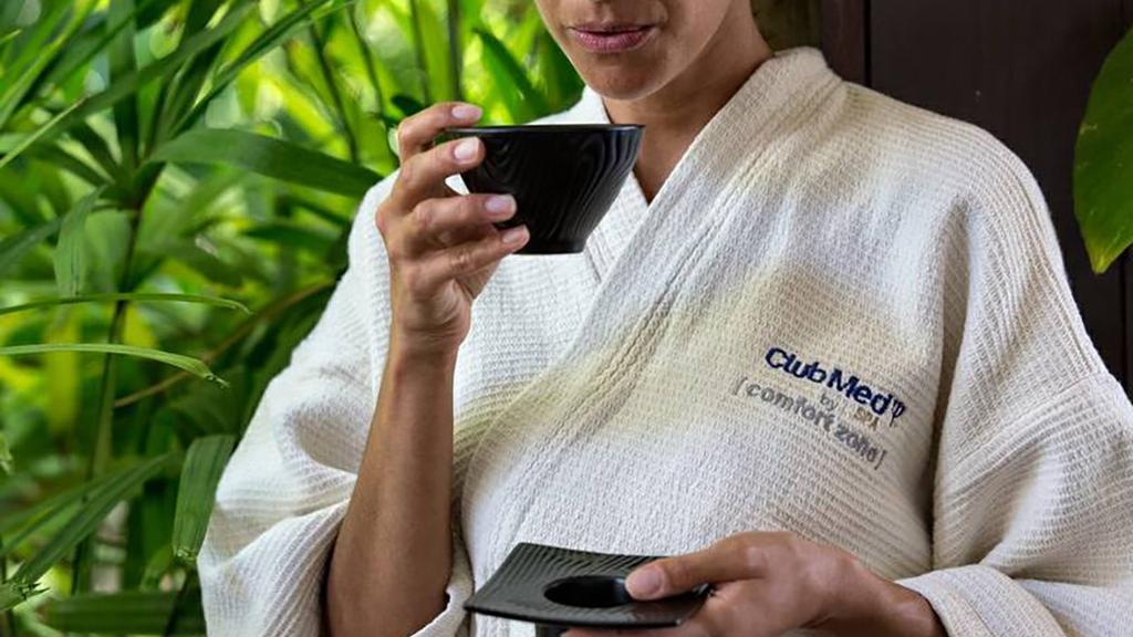 Make your stay extra special Club Med Spa by COMFORT ZONE packages* A SUBLIME EXPERIENCE FOR THE SENSES. THE MOST EFFECTIVE ACTIVE INGREDIENTS AT THE SERVICE OF ULTIMATE RELAXATION.