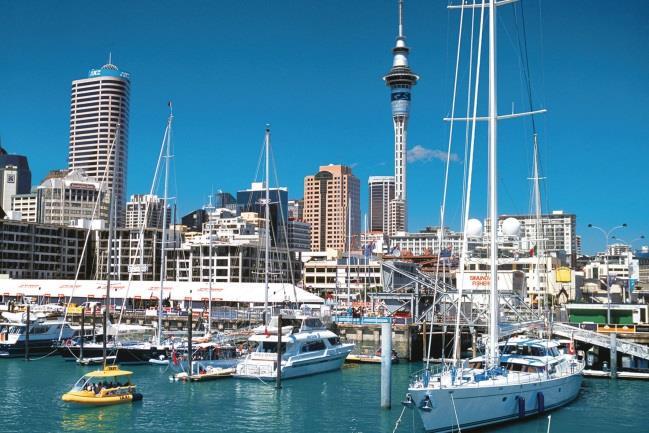 15 DAY NEW ZEALAND GETAWAY VALUE-PLUS ESCORTED MOTOR COACH TOUR from $5495 per person DAY 1: ARRIVAL IN AUCKLAND ITINERARY On arrival in Auckland you will be