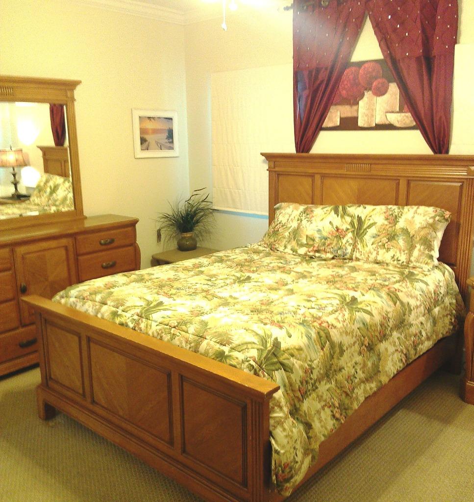 Trundle(can be king bed or 2 twins) + Sleeper/sofa bed, Love Seat. +2 Full Baths. +Sleeps 6.