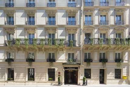 Hotel Le Belmont**** Hotel Le Belmont is a four star hotel located in the Golden Triangle, a hotspot for Parisian luxury, and situated just a