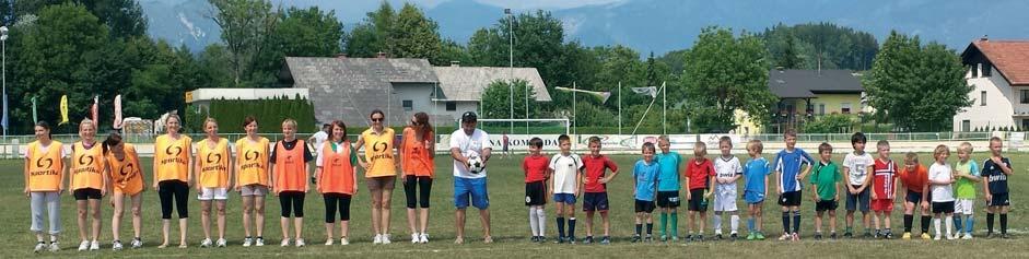 Konec sezone in obisk na Hrvaškem Z obiskom prijateljev na Hrvaškem se je zaključila nogometna sezona 2012/13 Aplenca Glasilo občine Komenda 7/2013 Zaključni turnir v Trbovljah U-9 nogometaši