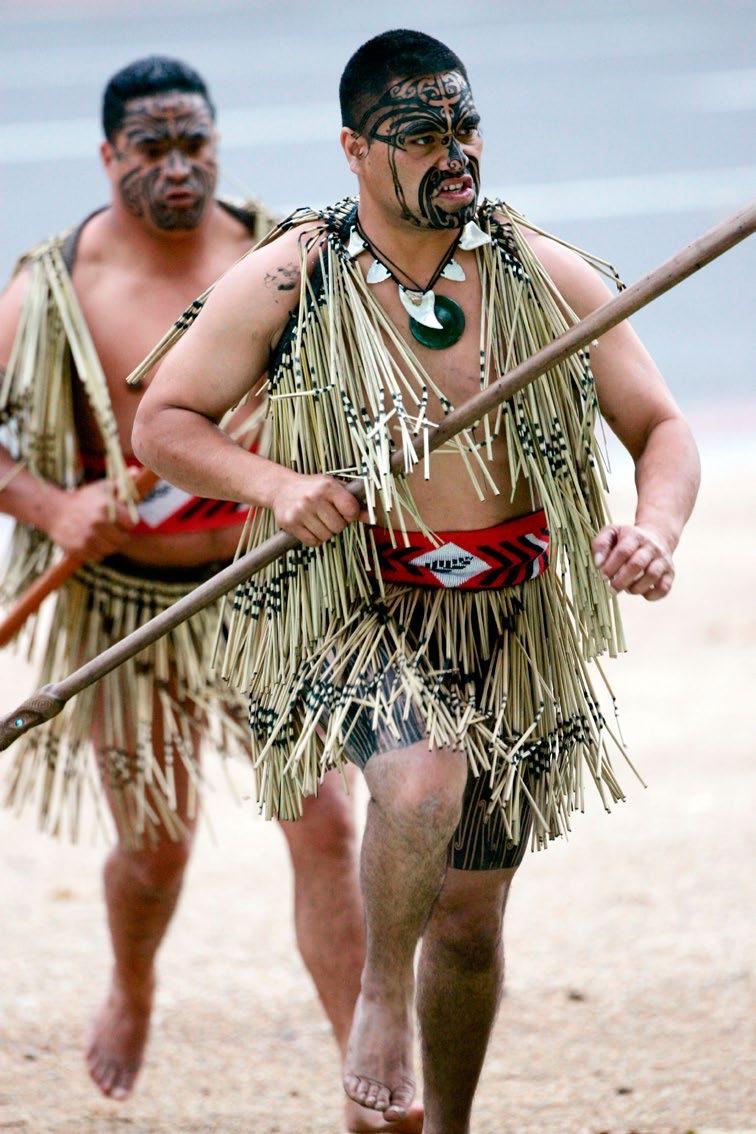 New Zealand History The first people to settle in New Zealand were the Maoris. They arrived by boat from Polynesia between 1250 and 1300.