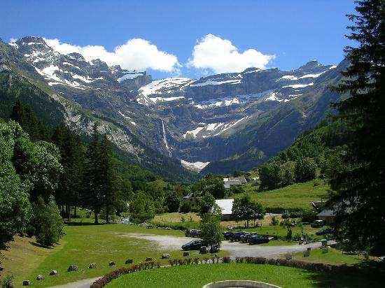Cirque de Gavarnie - World Heritage Site Great for walkers! In the heart of the Pyrenees National Park on the French-Spanish border, is the massif of Mont-Perdu that rises over 3,000m in altitude.
