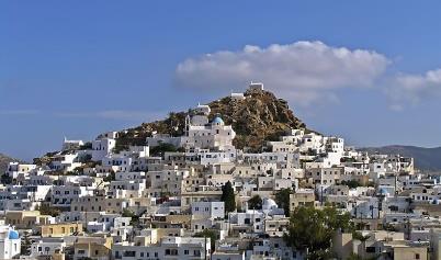 Ios Island in the Cyclades is one of destinations in Greece for young people and groups of friends looking for a party