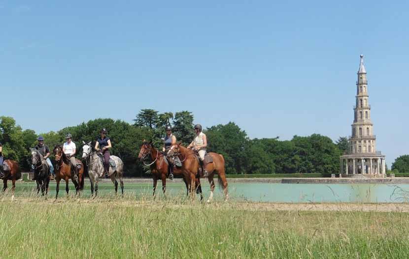 7 days Chambord - Chenonceau (suite) iti 3 Day 5 : Chenonceau - Nitray AM - about 1 hour on horseback Beginning of the ride to Chenonceau from chateau de l'isle by the banks of the beautifull Cher