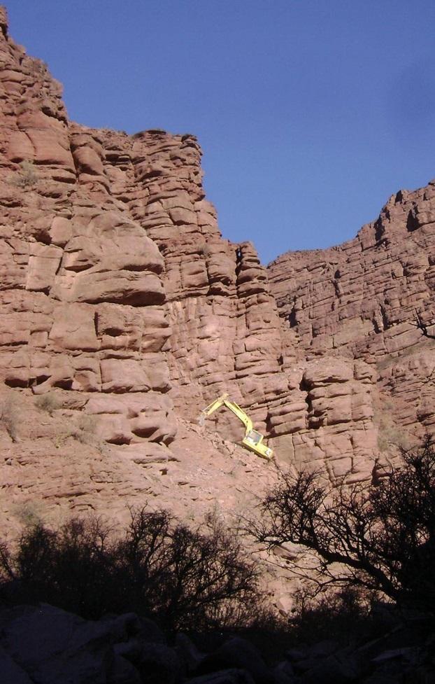 One of the few interventions on the red sandsne walls of the Agua de la Peña Canyon.