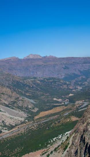 From the Sierra Nevada in the distance we can see Cipresillo Glacier which goes into the deep valley Cortaderal.