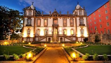 The adaptation of the Pousada do Porto, inserted in a Palace which has been classified as a National Monument since 1910, was