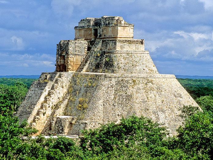 Day 6: Chichen Itza Cancun or the Mayan Riviera (B, L) In the morning, make your way to Chichen Itza, home to some of the most famous and