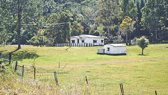 Surrounded by large eates, well away from jor roads with no road noise, yet ly two minutes (1KM) from Bangalow s Main Street, this 35 acre (prox) property offers the rare blend of privacy, slusi and