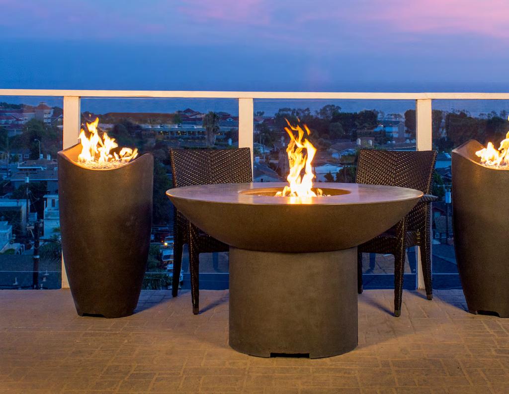 Dining & Bar Firetables ur Dining Firetables create the perfect ambiance for enjoying an outdoor meal or cocktail while also keeping you warm from the evening chill.