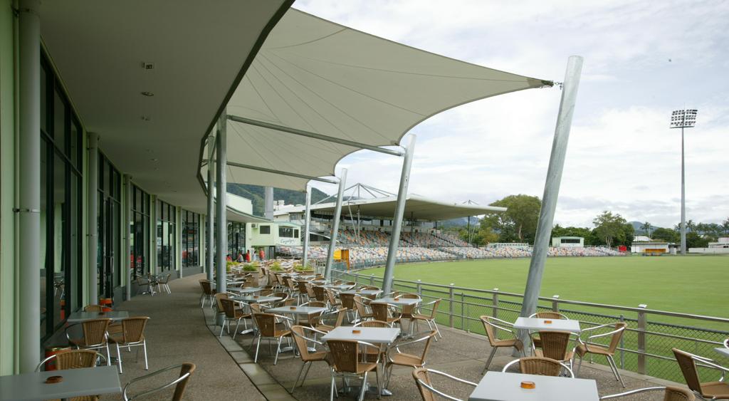 SPORTSMAN S BAR AND DECK The Sportsman s Bar and Deck, perfect for Cairns conditions, provides a relaxed option for corporate entertainment for just 150 sports fanatics from one of the stadiums most