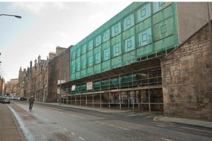 8 20 King s Stables Road lindsey.sibbald@edinburgh.gov.uk A prime mixed use development opportunity in one of Edinburgh s most historic locations.
