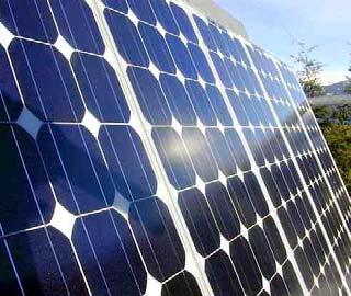 Solarna energija energija Sunca U cilju dobijanja električne energije uglavnom se koriste Fotovoltažne ploče (PV ploče), a u cilju dobijanja toplotne energije, koriste se solarni kolektori.