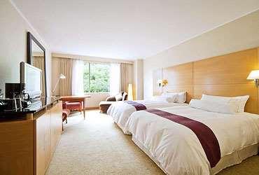 Superior ( 15,000, ~US$ 150) - Room facilities and amenities in Westin standard