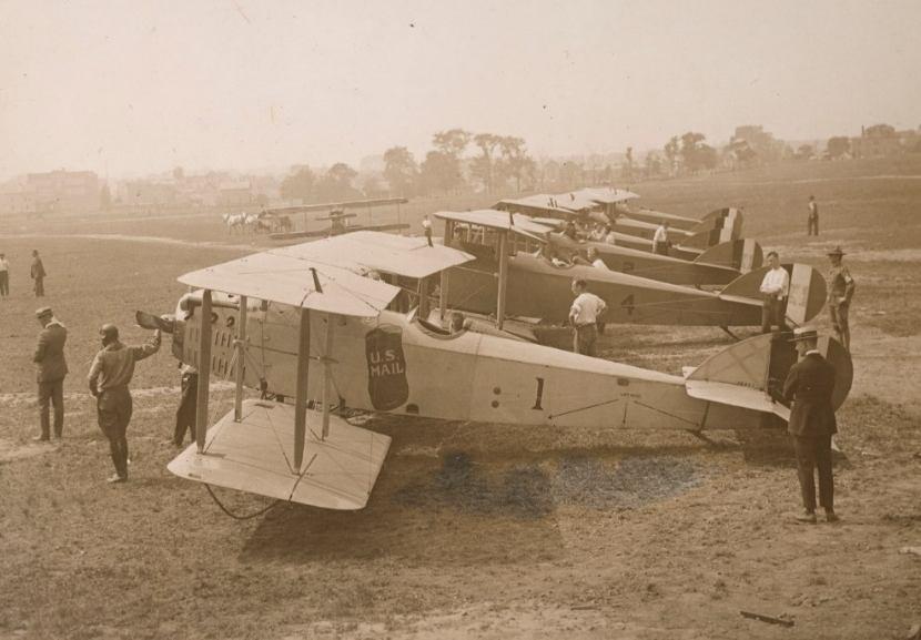 Courtesy National Archives and Records Administration Specially-built airmail planes at Standard Aircraft Corporation in Elizabeth, New Jersey, August 1918.