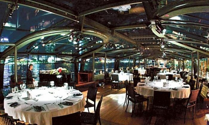 You can enjoy a freshly prepared gourmet dinner complemented by live entertainment, atmospheric lighting, an extensive selection of beverages and exceptional service whilst cruising pass the