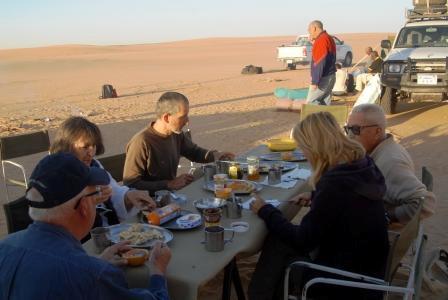 restaurant with a nice terrace. Meroe tented Camp is located in Bagarwyia, (about 230 km. north of Khartoum), overlooking the beautiful pyramids of Meroe.