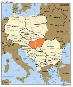 OPERATIONAL FRAMES OF THE TOURISM SECTOR IN HUNGARY Hungary: dynamic developing country of the CEE Region, economic and cultural centre Desirable location within the European Union, well-developed