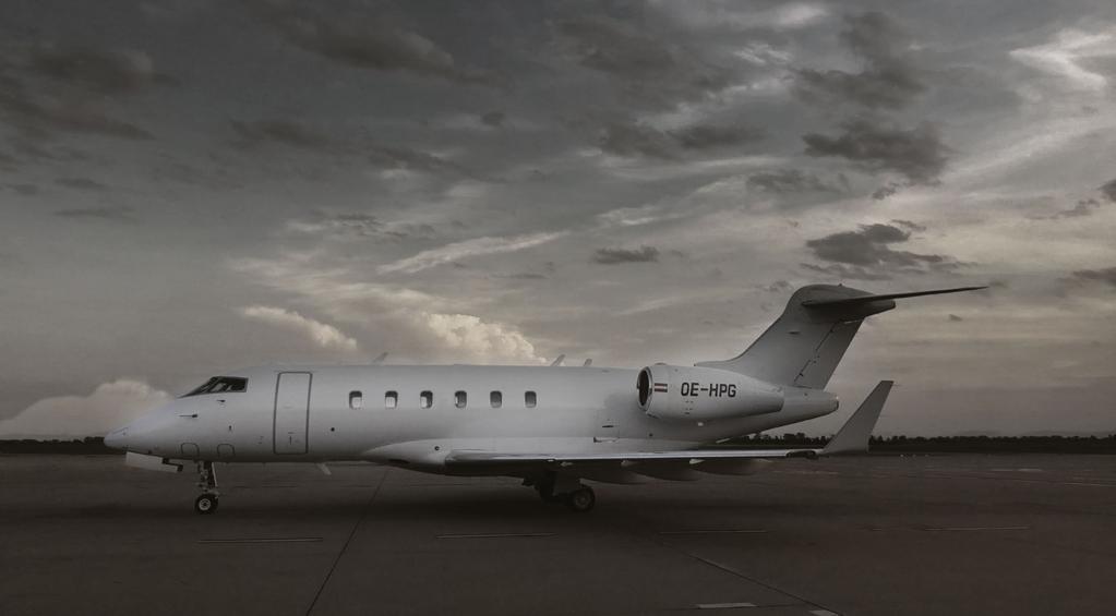 BOMBARDIER CHALLENGER 300 OE-HPG FACTS Challenger 300 combines best performance with maximum comfort, designed to bring up to nine people quickly and safely to the desired destination.