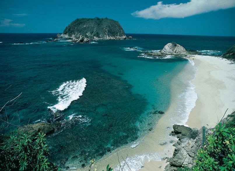 SUCCESSFUL CASES: HUATULCO In 2005, Huatulco becomes the first sustainable tourism community of the Americas certified under