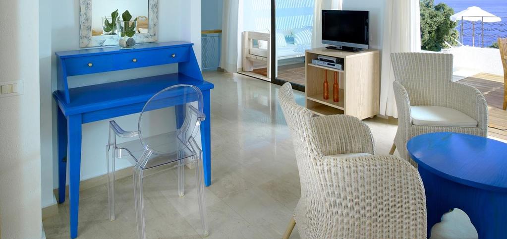 BLUE VILLAS Luxury Villas Collection International Line: +30 698