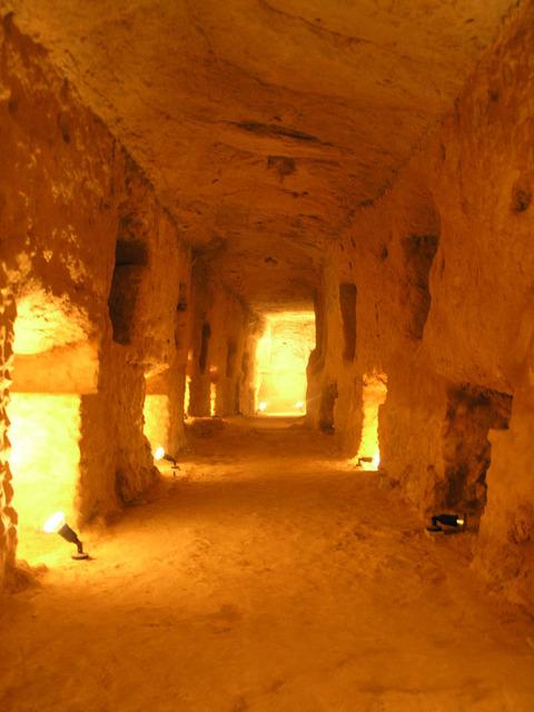 There are some underground rooms at the Serapeum.