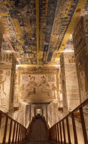 Daily Itinerary The Valley of the Kings - a royal burial complex of over 60 tombs Day 1.