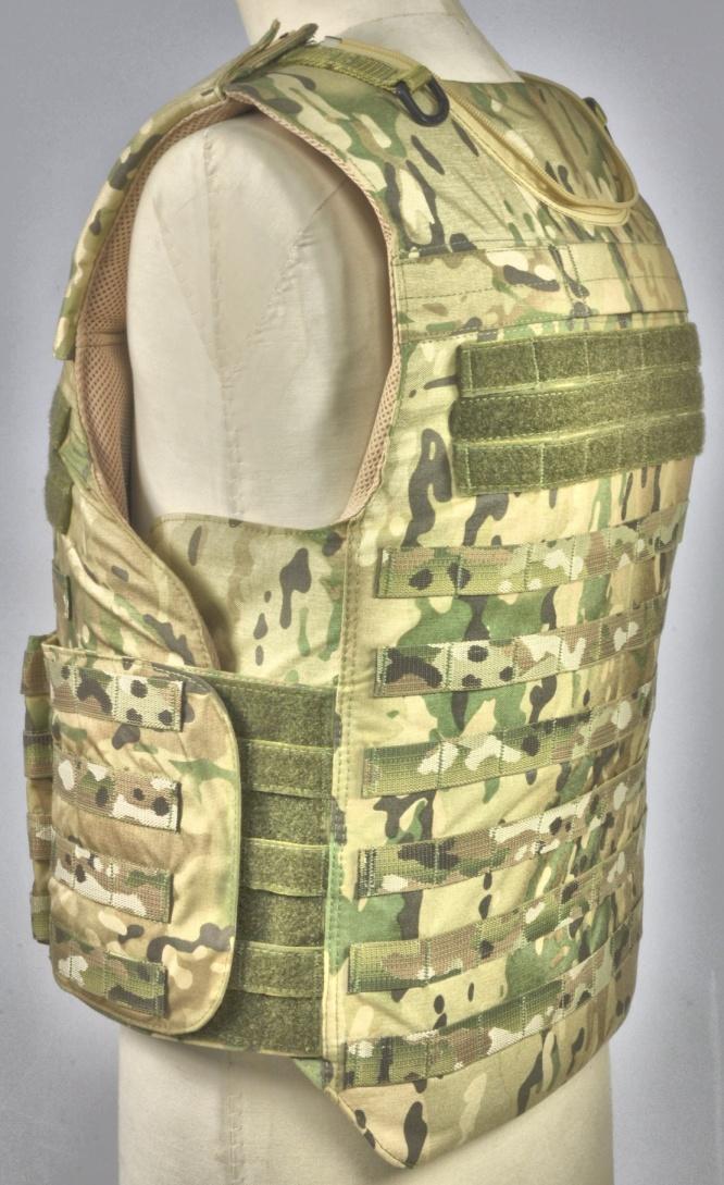 Vest Features Adjustable anti-snatch and anti-snag double-overlap wings and shoulders Functional 25mm high butt stop Optional neck/throat protection attachment system shown Communications cord and