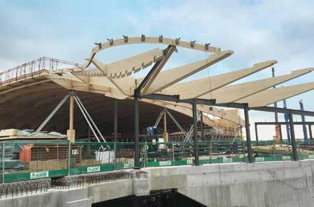 NETWORK RAIL WORKS FOR Construction begins on the wooden roof of the new Abbey Wood station building Installation of the new timber roof is now underway as part of the works to build a new landmark