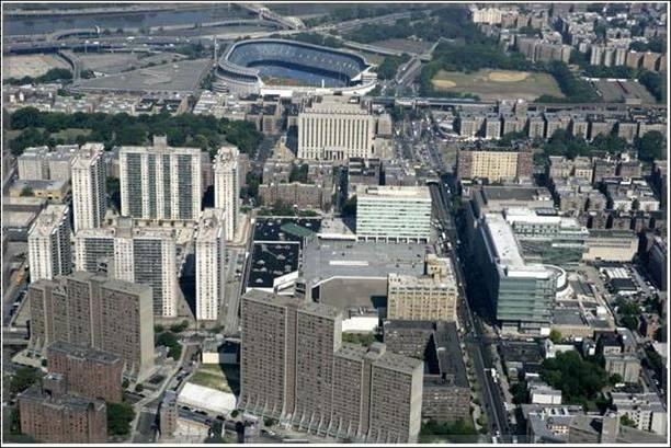 260 EAST 161 st STREET * Bronx, NY Market Overview The Property is a 223,611 square foot, 10-story building located in the Melrose section of the Bronx, approximately three blocks from the Yankee