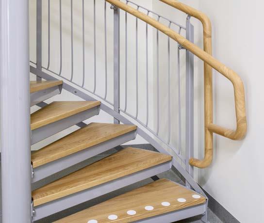 The alternative handrail is placed under the handrail and is set at the height desired. The extra handrail can be extended by 300 mm.