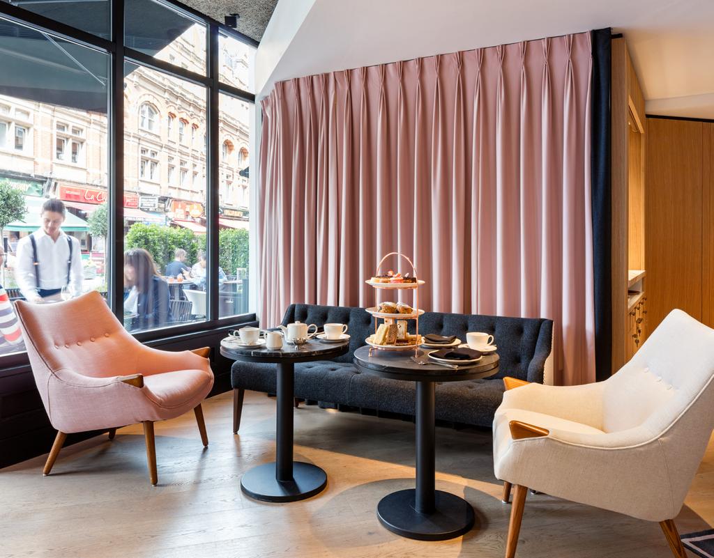OUR CHARMING LOUNGE AT THE HUB OF THE HOTEL, OUR LOUNGE FEATURES LUXURY DETAILING AND SOFT FURNISHINGS, WITH A LONDON EDGE.