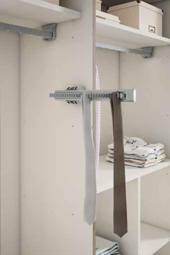 Pull-out trousers hanger