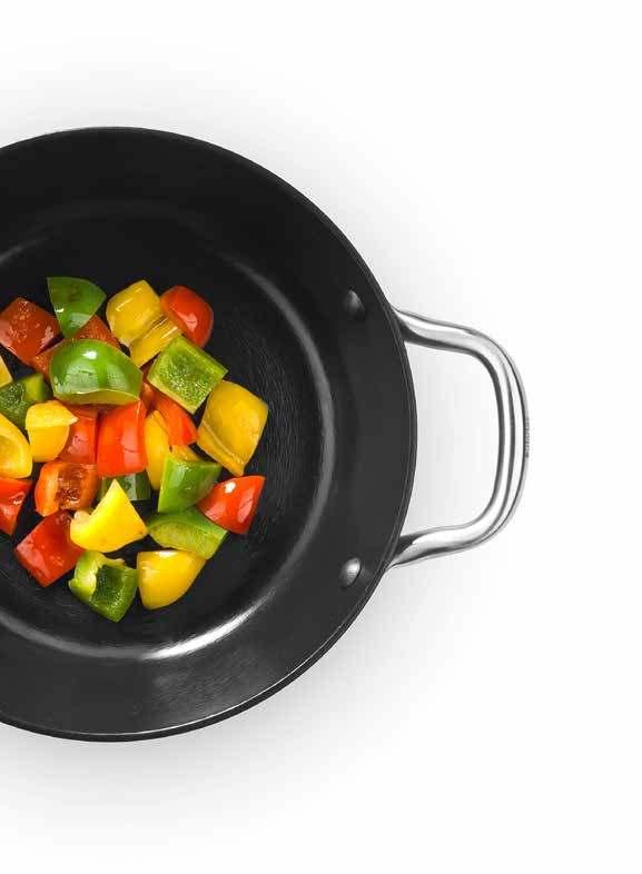 KITCHENWARE PUJADAS 1921 COOKWARE 1921 by 40% less weight than traditional iron pans. Easy to clean.