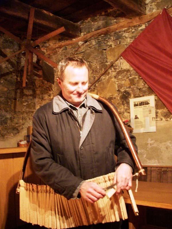 V Belokranjskem muzeju Metlika so ohranjeni rovaši iz Dragomlje vasi, Lokvice, Slamne vasi in Drašičev.