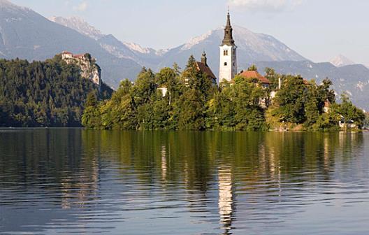 Next, your guide will take you to explore the beautiful Bled Castle. In 1004, the German Emperor Henrik II gave the Bled estate to Bishop Albuin of Brixen as a gift.