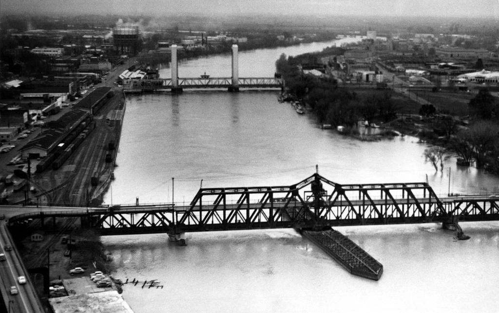 CULTURAL RESOURCES: APPENDIX railroad traffic. 163 The so-called I Street Bridge (extant) is a double-decker swing bridge constructed entirely of steel.